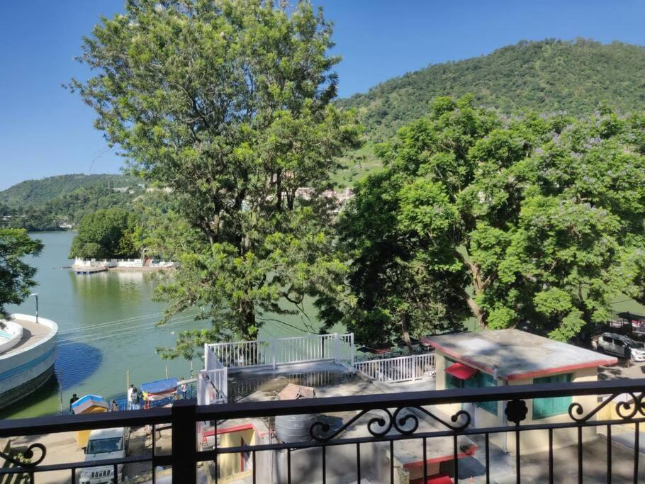 The Periwinkle Homestay Bhīm Tāl Kültér fotó